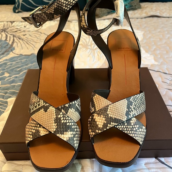 NWOT - Dolce Vita Nala Block Heel Sandals - Picture 3 of 7